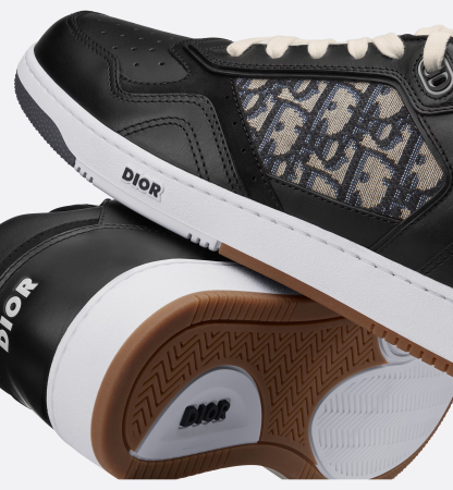 B27 Low-Top Sneaker